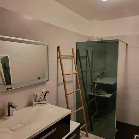 Appartement T2 55m2 4p Circuit Du Castellet /plages *